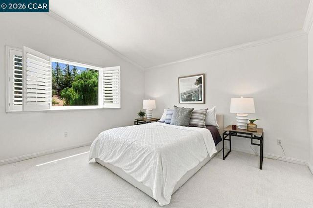 364 Flaming Oak Dr, Pleasant Hill, CA 94523