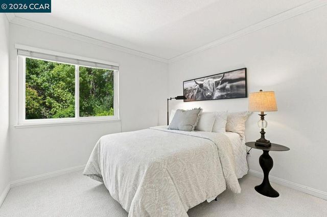 364 Flaming Oak Dr, Pleasant Hill, CA 94523