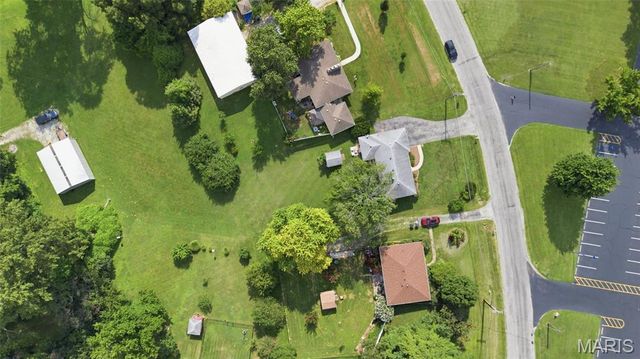 14 Circle Drive, Fairview Heights, IL 62208
