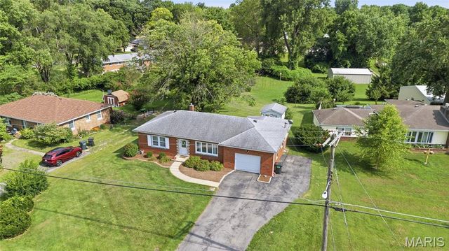 14 Circle Drive, Fairview Heights, IL 62208