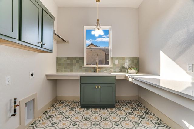 202 Brown Saddle CV, Driftwood, TX 78619