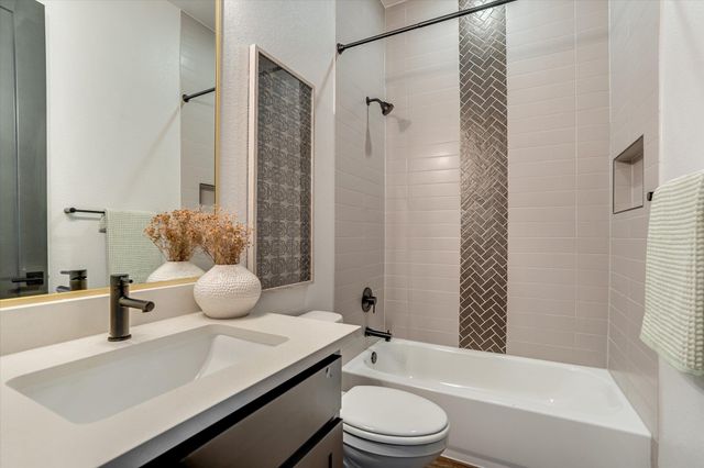 202 Brown Saddle CV, Driftwood, TX 78619