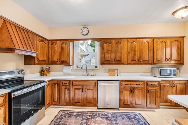 4760 N Woodburn STREET, Whitefish Bay, WI 53211