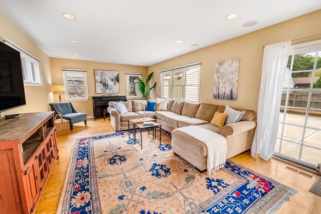4760 N Woodburn STREET, Whitefish Bay, WI 53211