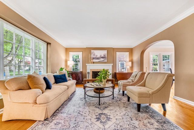 4760 N Woodburn STREET, Whitefish Bay, WI 53211