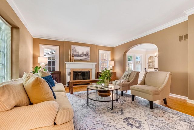 4760 N Woodburn STREET, Whitefish Bay, WI 53211