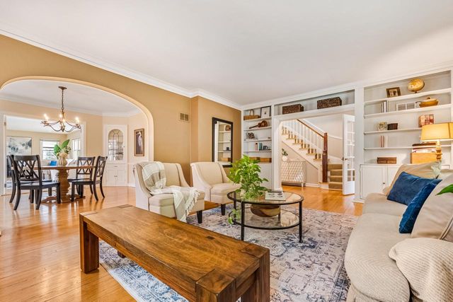4760 N Woodburn STREET, Whitefish Bay, WI 53211