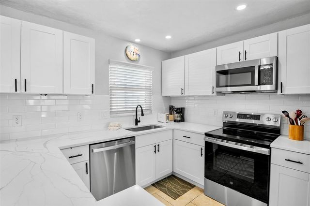 5830 MIDNIGHT PASS ROAD 93, Sarasota, FL 34242