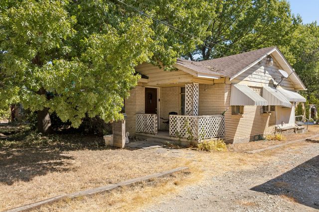 1108 S Edgefield Avenue, Dallas, TX 75208