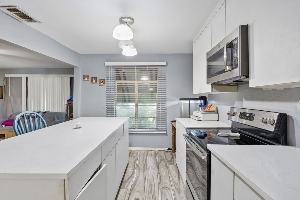 1108 S Edgefield Avenue, Dallas, TX 75208 — photo 3