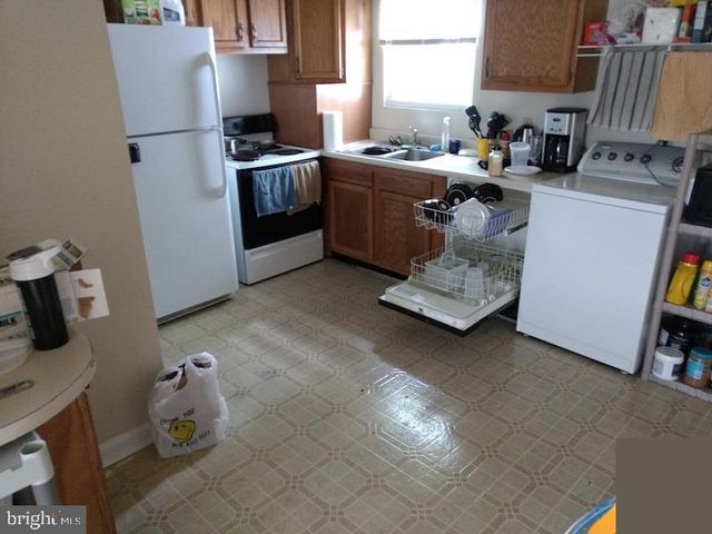 5 TERRY LN, Newark, DE 19711