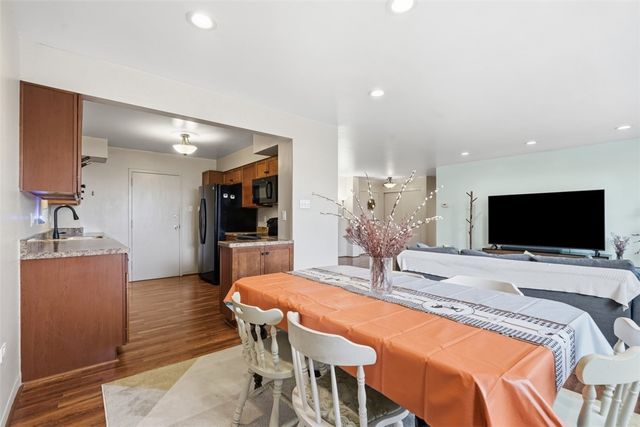 128 N Craig 909, Oakland, PA 15213