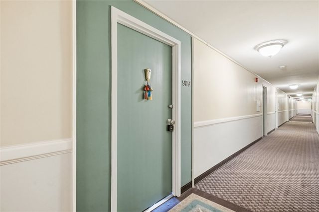 128 N Craig 909, Oakland, PA 15213