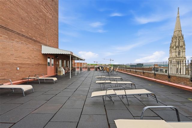 128 N Craig 909, Oakland, PA 15213