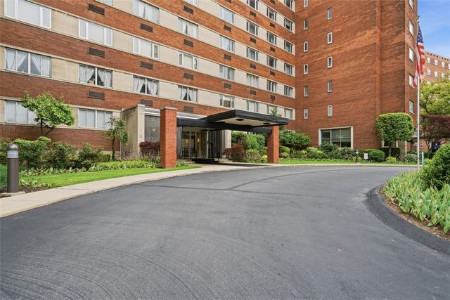 128 N Craig 909, Oakland, PA 15213