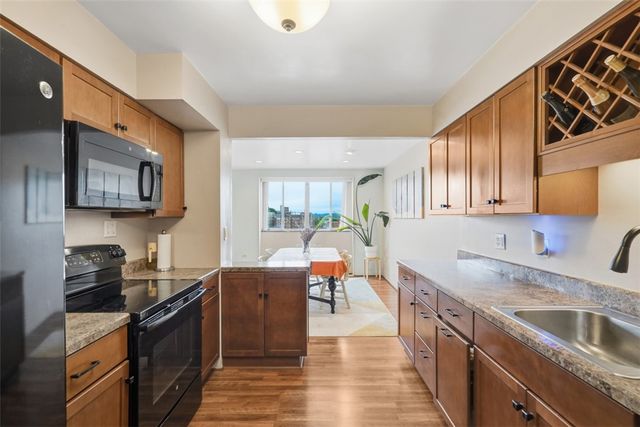 128 N Craig 909, Oakland, PA 15213