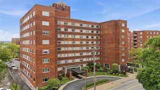 128 N Craig 909, Oakland, PA 15213