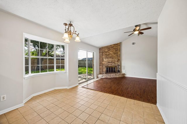 1605 Cypress Hollow Street, Houston, TX 77581