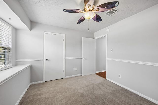 1605 Cypress Hollow Street, Houston, TX 77581