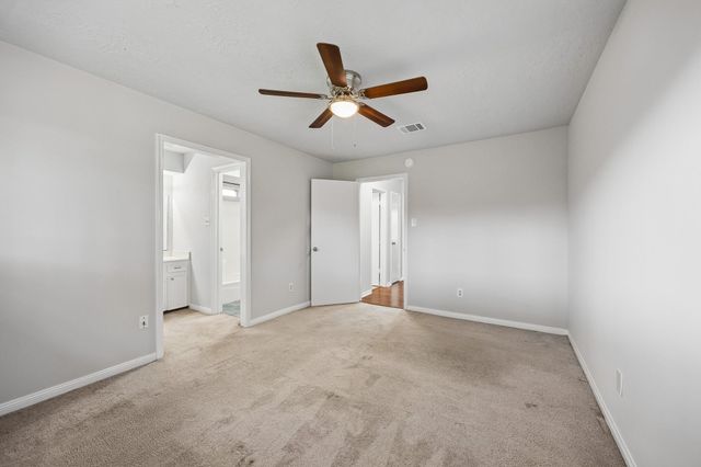 1605 Cypress Hollow Street, Houston, TX 77581