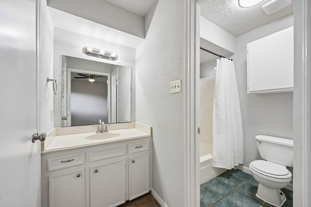 1605 Cypress Hollow Street, Houston, TX 77581