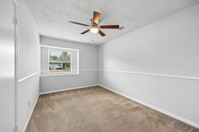 1605 Cypress Hollow Street, Houston, TX 77581