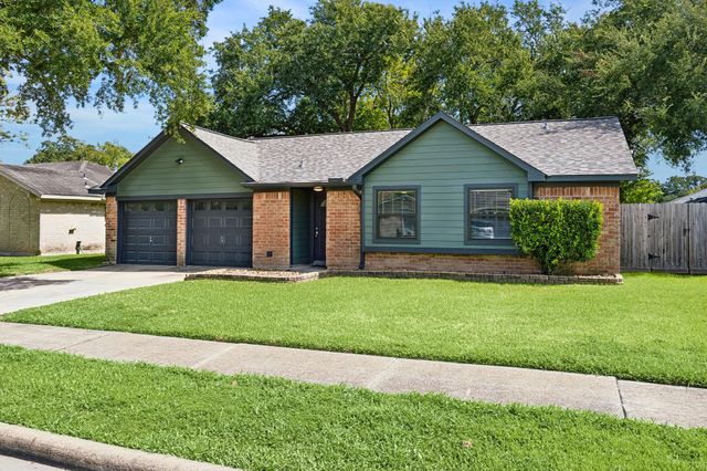 1605 Cypress Hollow Street, Houston, TX 77581