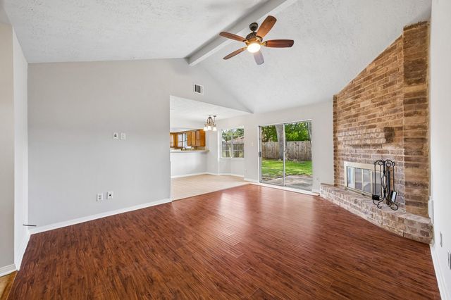 1605 Cypress Hollow Street, Houston, TX 77581