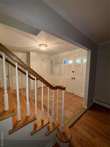 25173 Castlereigh Drive, Farmington Hills, MI 48336