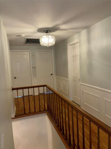 25173 Castlereigh Drive, Farmington Hills, MI 48336