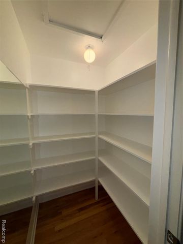 25173 Castlereigh Drive, Farmington Hills, MI 48336