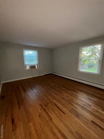 25173 Castlereigh Drive, Farmington Hills, MI 48336