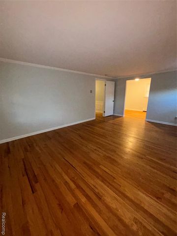 25173 Castlereigh Drive, Farmington Hills, MI 48336