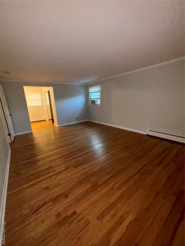 25173 Castlereigh Drive, Farmington Hills, MI 48336