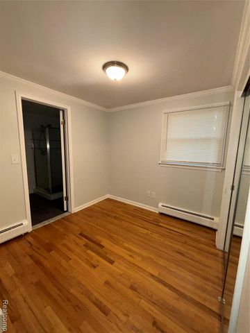 25173 Castlereigh Drive, Farmington Hills, MI 48336