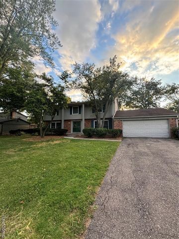 25173 Castlereigh Drive, Farmington Hills, MI 48336