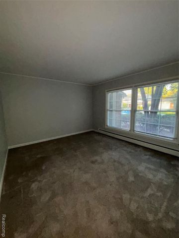 25173 Castlereigh Drive, Farmington Hills, MI 48336