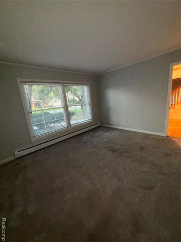 25173 Castlereigh Drive, Farmington Hills, MI 48336