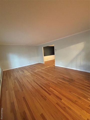 25173 Castlereigh Drive, Farmington Hills, MI 48336