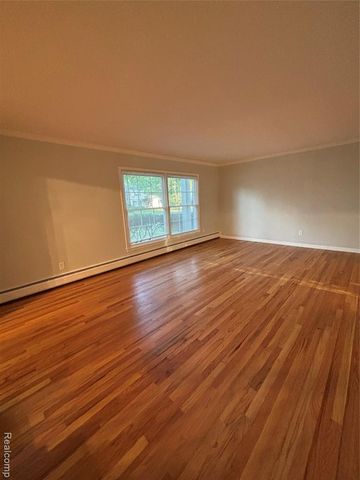 25173 Castlereigh Drive, Farmington Hills, MI 48336