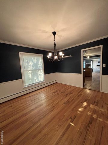 25173 Castlereigh Drive, Farmington Hills, MI 48336