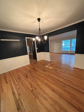 25173 Castlereigh Drive, Farmington Hills, MI 48336