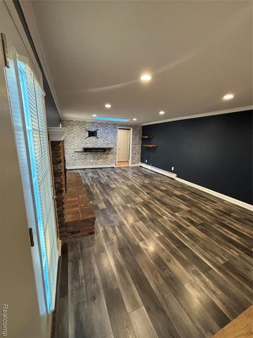 25173 Castlereigh Drive, Farmington Hills, MI 48336