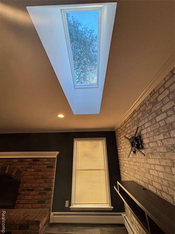 25173 Castlereigh Drive, Farmington Hills, MI 48336