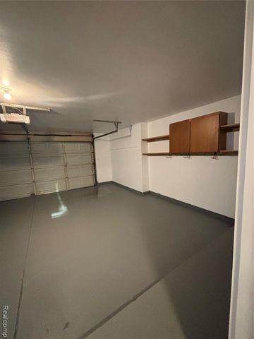 25173 Castlereigh Drive, Farmington Hills, MI 48336