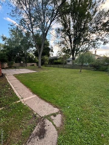 25173 Castlereigh Drive, Farmington Hills, MI 48336