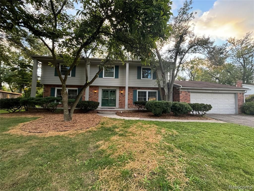 25173 Castlereigh Drive, Farmington Hills, MI 48336