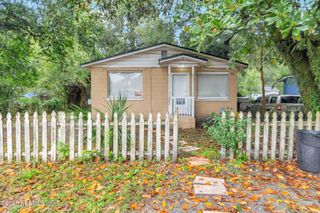 5813 DOEBOY Street, Jacksonville, FL 32208