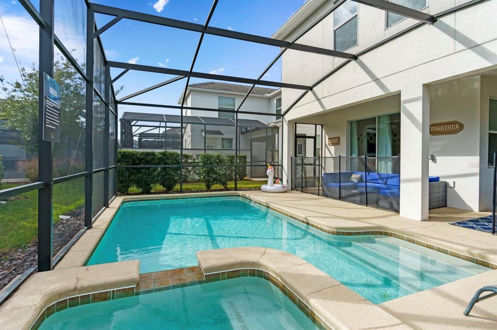 Image 2 of property listing at 4700 SLEEPY HOLLOW DRIVE, Kissimmee, FL 34746