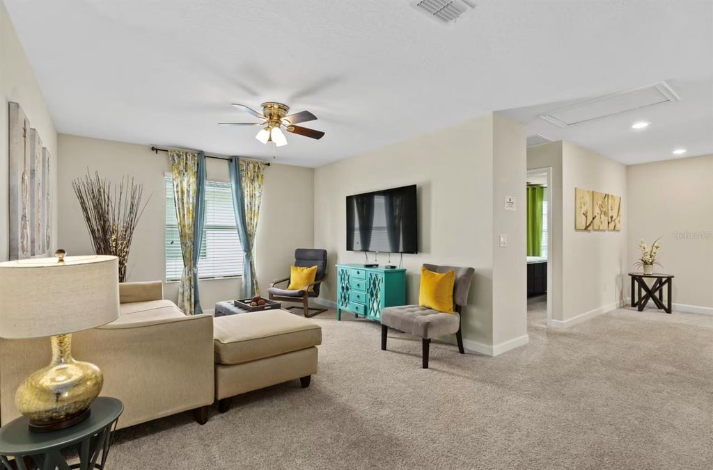 Image 14 of property listing at 4700 SLEEPY HOLLOW DRIVE, Kissimmee, FL 34746